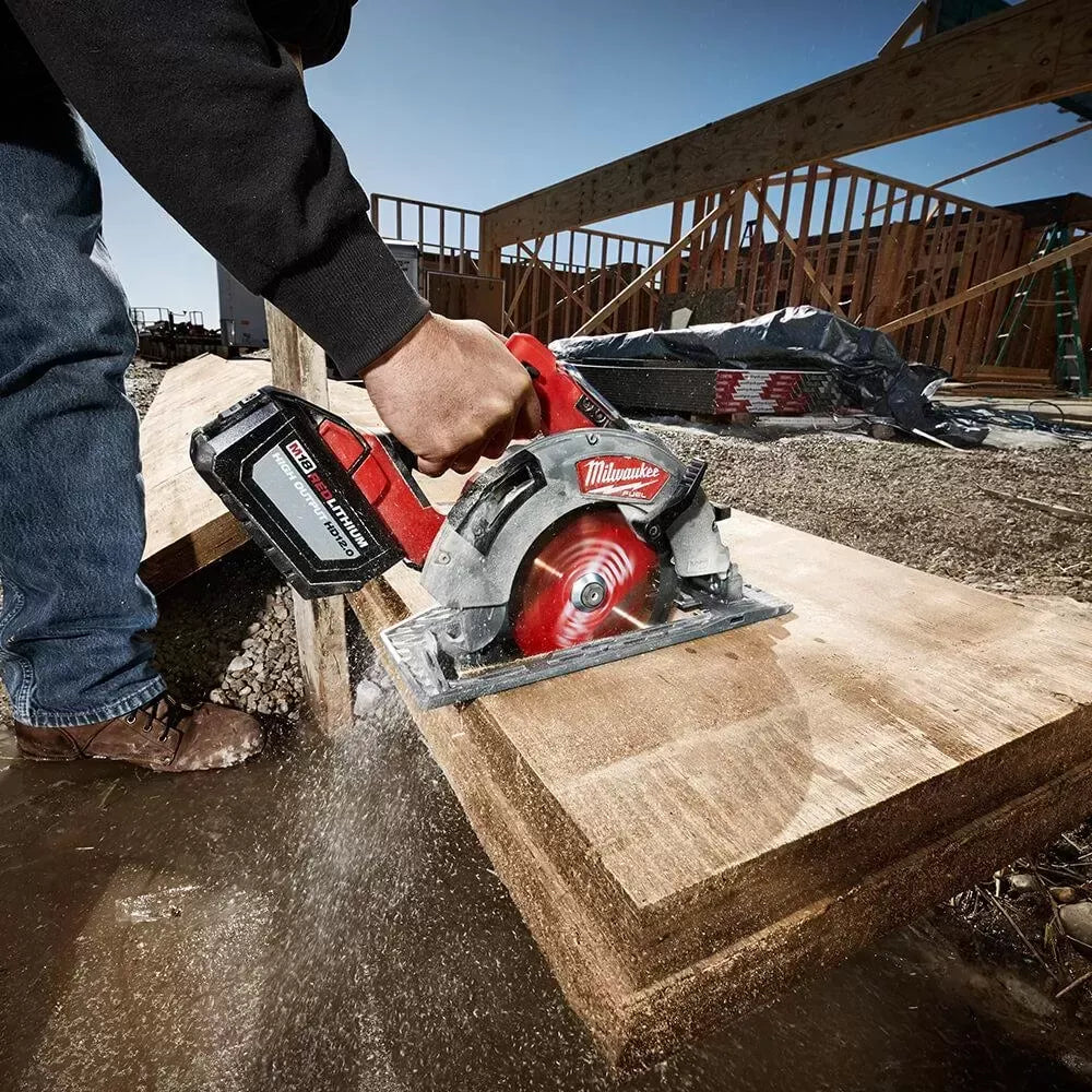 Milwaukee 2732-20 M18 FUEL 18V 7-1/4-Inch Brushless Circular Saw - Bare Tool