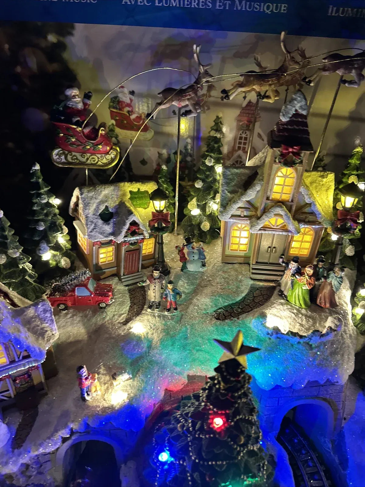 Animated Mountain Train Christmas Village Santa Sleigh Reindeer Musical 17â?NEW