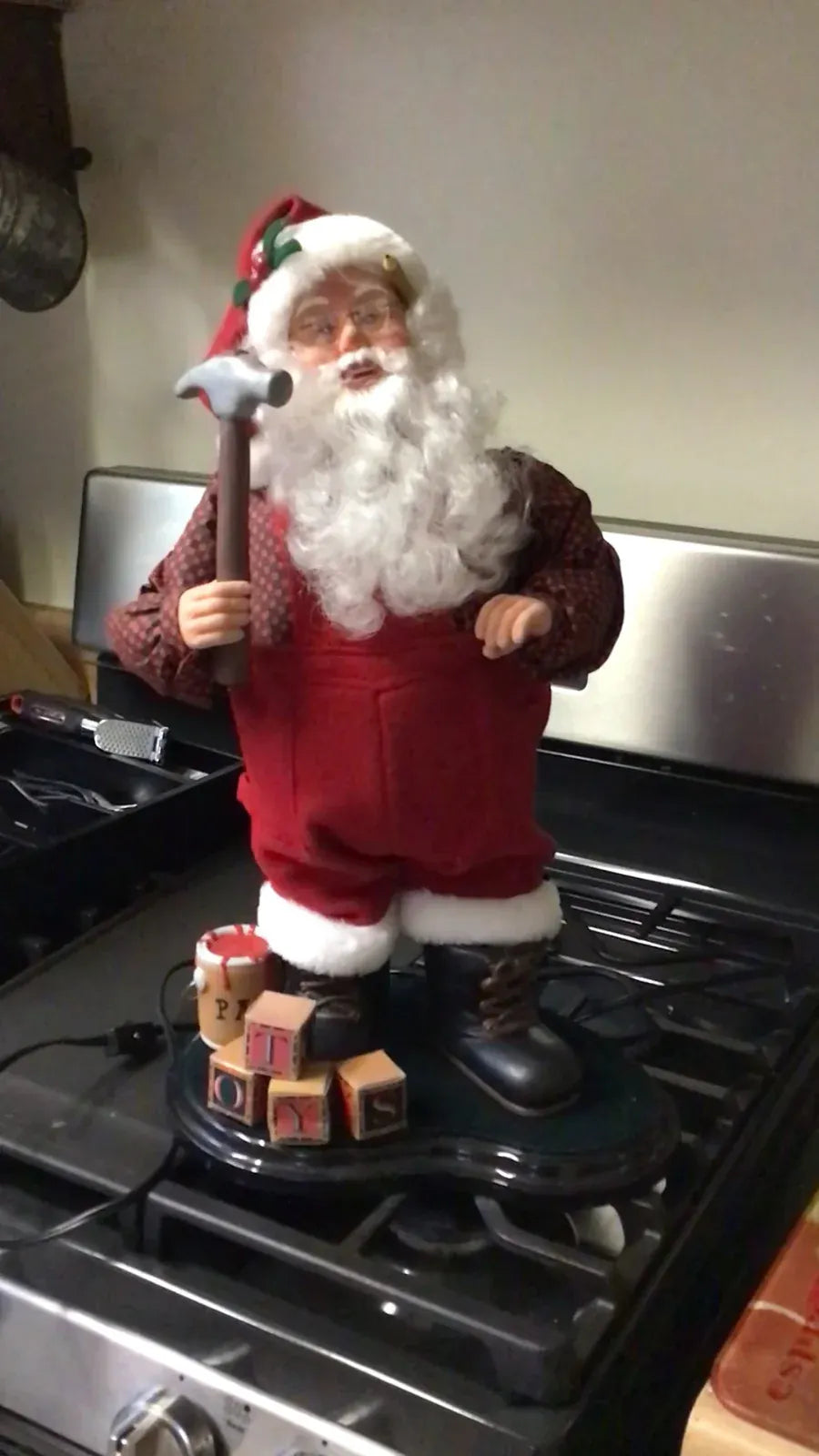 Holiday Creations Mr & Mrs Santa Claus Lighted Animated Figures Electric Switch