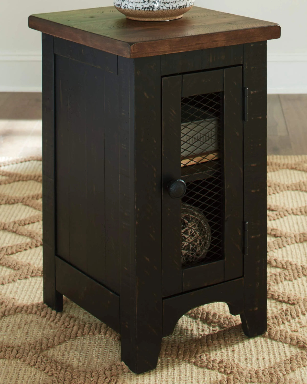 Ashley Furniture Signature Design Chairside