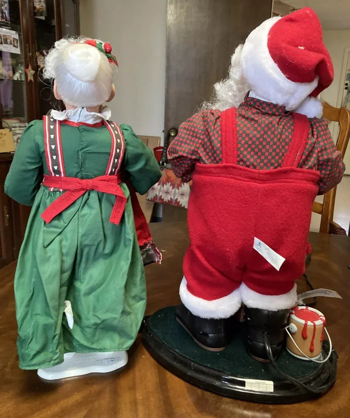 Holiday Creations Mr & Mrs Santa Claus Lighted Animated Figures Electric Switch